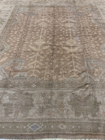 27112518l - Uschak antik, Türkei, um 1900, Wolle auf Baumwolle, ca. 330 x 305 cm, gereinigt, EHZ: ...