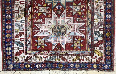 27112520c - Antiker Kazak, Kaukasus, 19.Jhd, Wolle auf Wolle, ca. 205 x 122 cm, EHZ: 2-3, ...