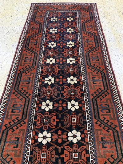 27112521f - Belutsch antik, Persien, um 1900, Wolle aufWolle, ca. 445 x 92 cm, gereinigt, EHZ: 2 ...