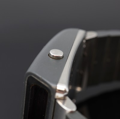 27113088b - GIRARD PERREGAUX Casquette seltene Armbanduhr mit digitaler LED-Anzeige Referenz 9939, ...