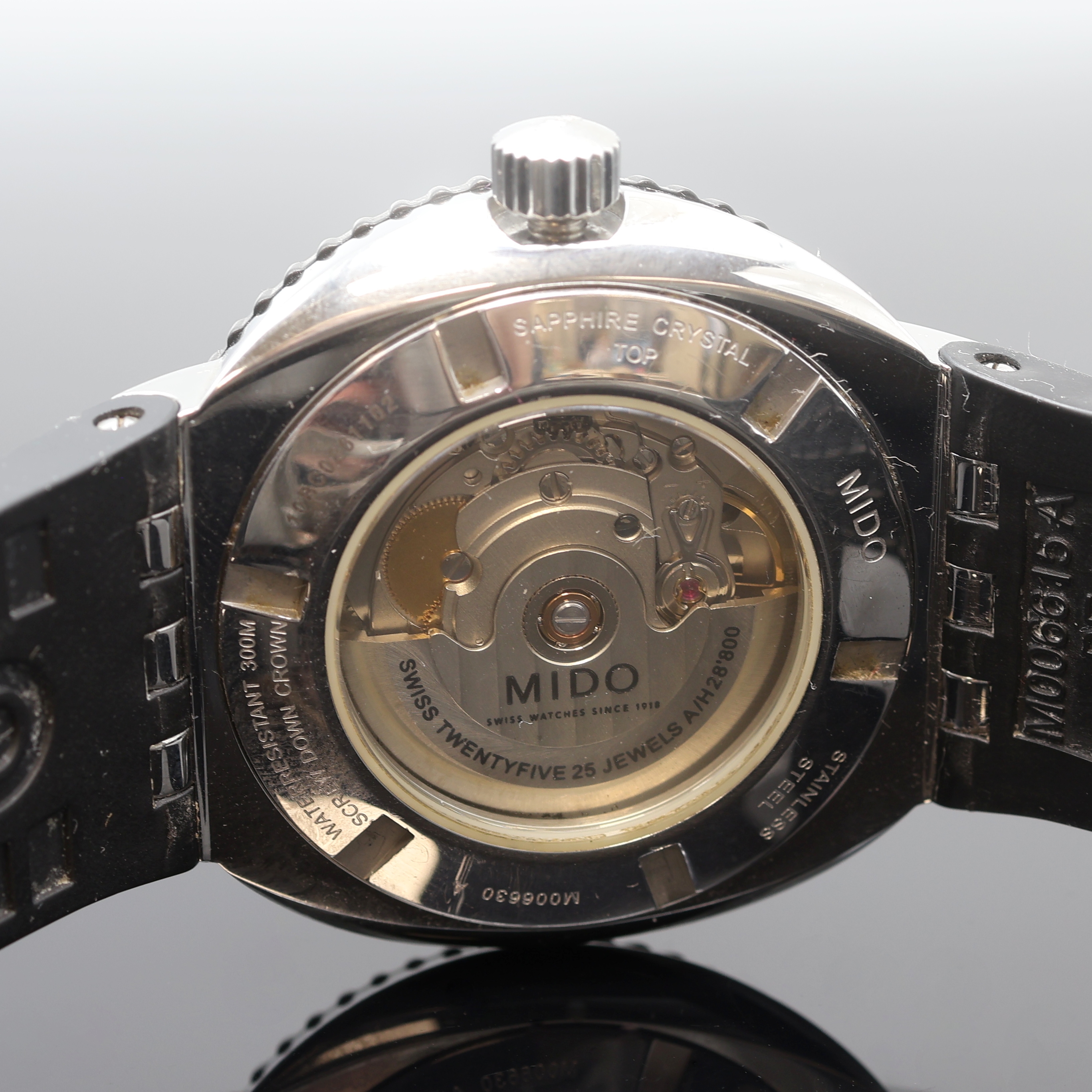 Detail d: MIDO Helium Valve Herrenarmbanduhr Referenz M006630, Schweiz um 2010, Automatik, beids. vergl. Edelstahlgeh., Boden u. Krone verschr., orig. ...