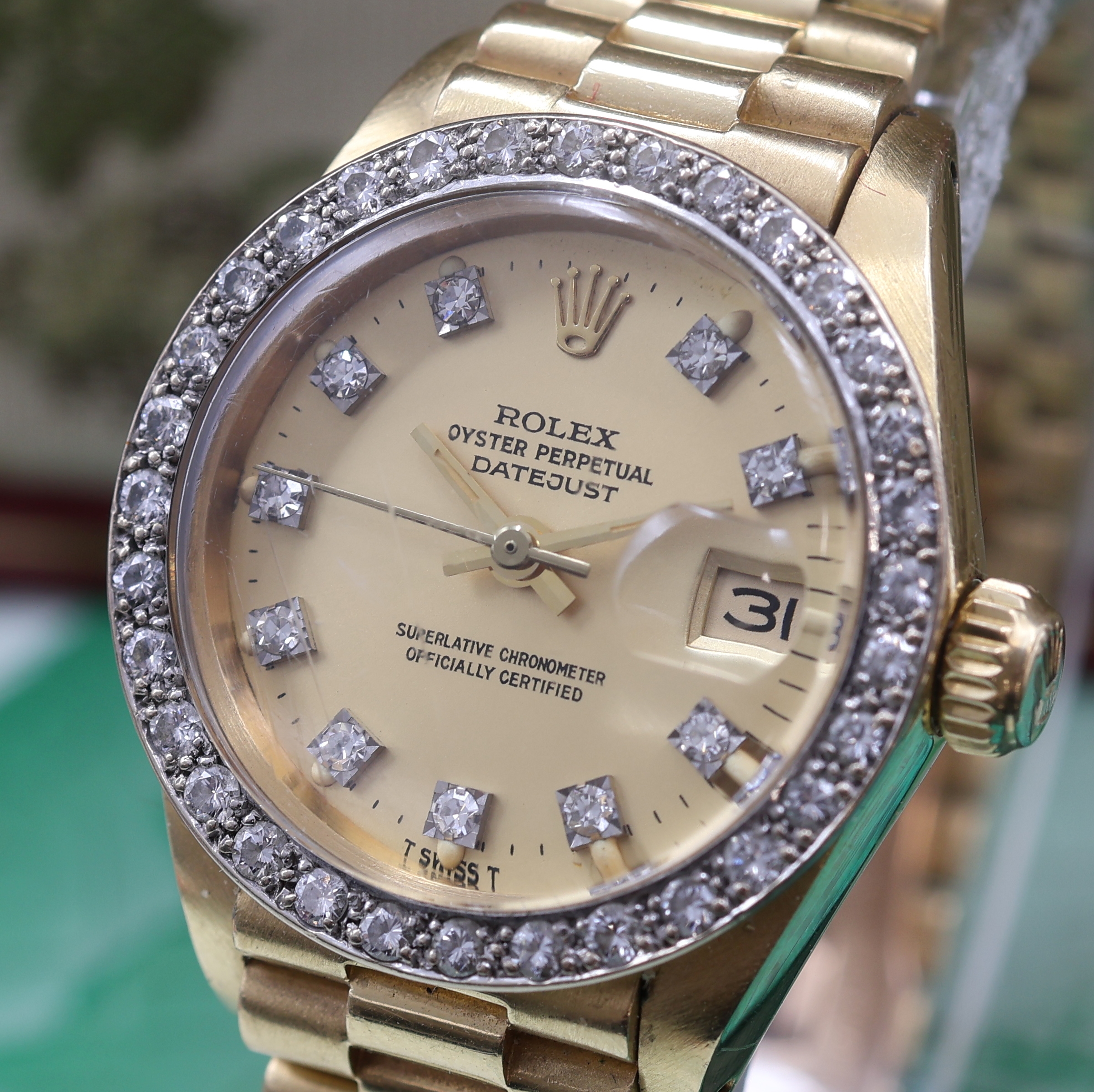 Detail a: ROLEX Oyster Perpetual Datejust Damenarmbanduhr in GG 750/000 mit Diamanten Referenz 6917, Schweiz um 1980, Automatik, Chronometer der Superlative, ...