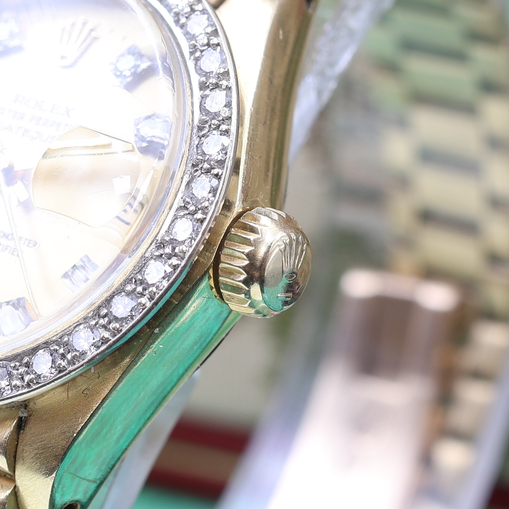 Detail b: ROLEX Oyster Perpetual Datejust Damenarmbanduhr in GG 750/000 mit Diamanten Referenz 6917, Schweiz um 1980, Automatik, Chronometer der Superlative, ...