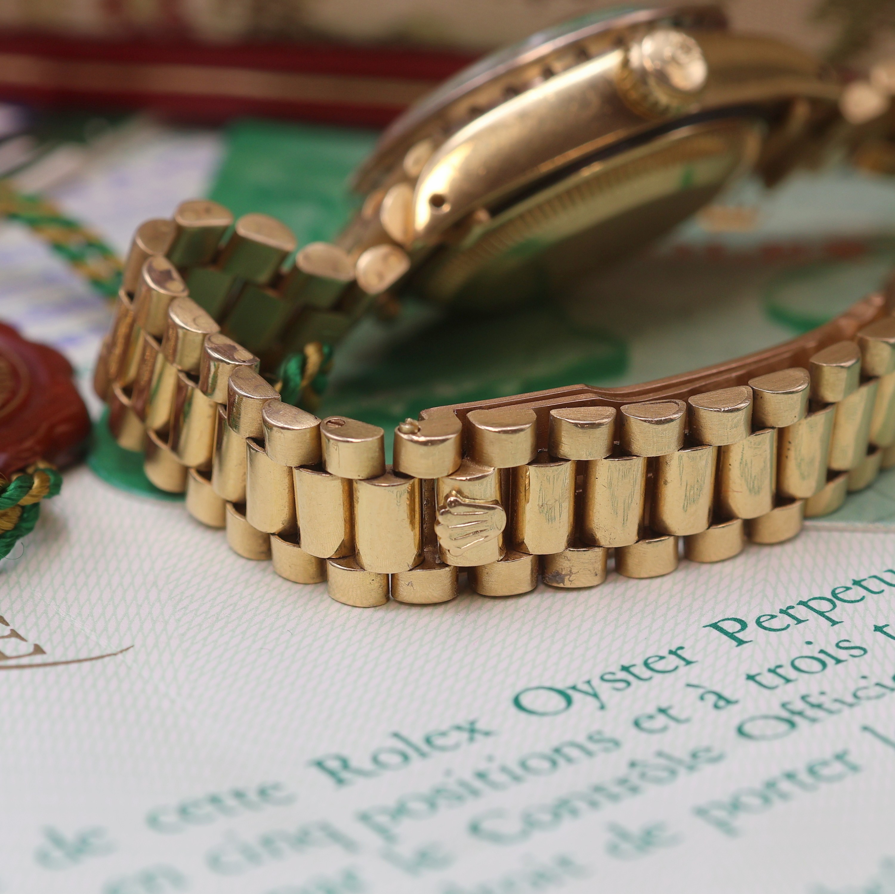 Detail c: ROLEX Oyster Perpetual Datejust Damenarmbanduhr in GG 750/000 mit Diamanten Referenz 6917, Schweiz um 1980, Automatik, Chronometer der Superlative, ...