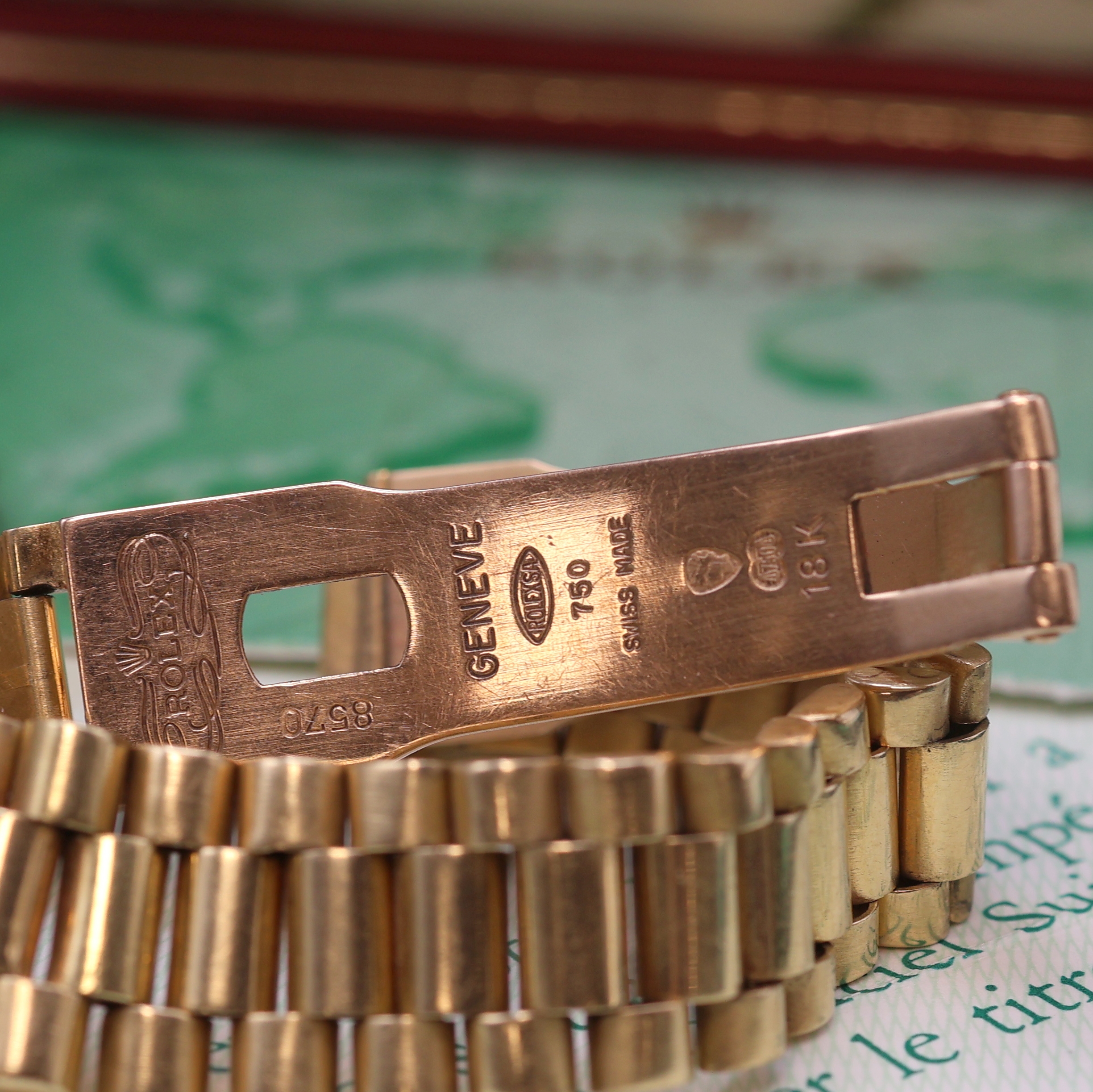 Detail e: ROLEX Oyster Perpetual Datejust Damenarmbanduhr in GG 750/000 mit Diamanten Referenz 6917, Schweiz um 1980, Automatik, Chronometer der Superlative, ...