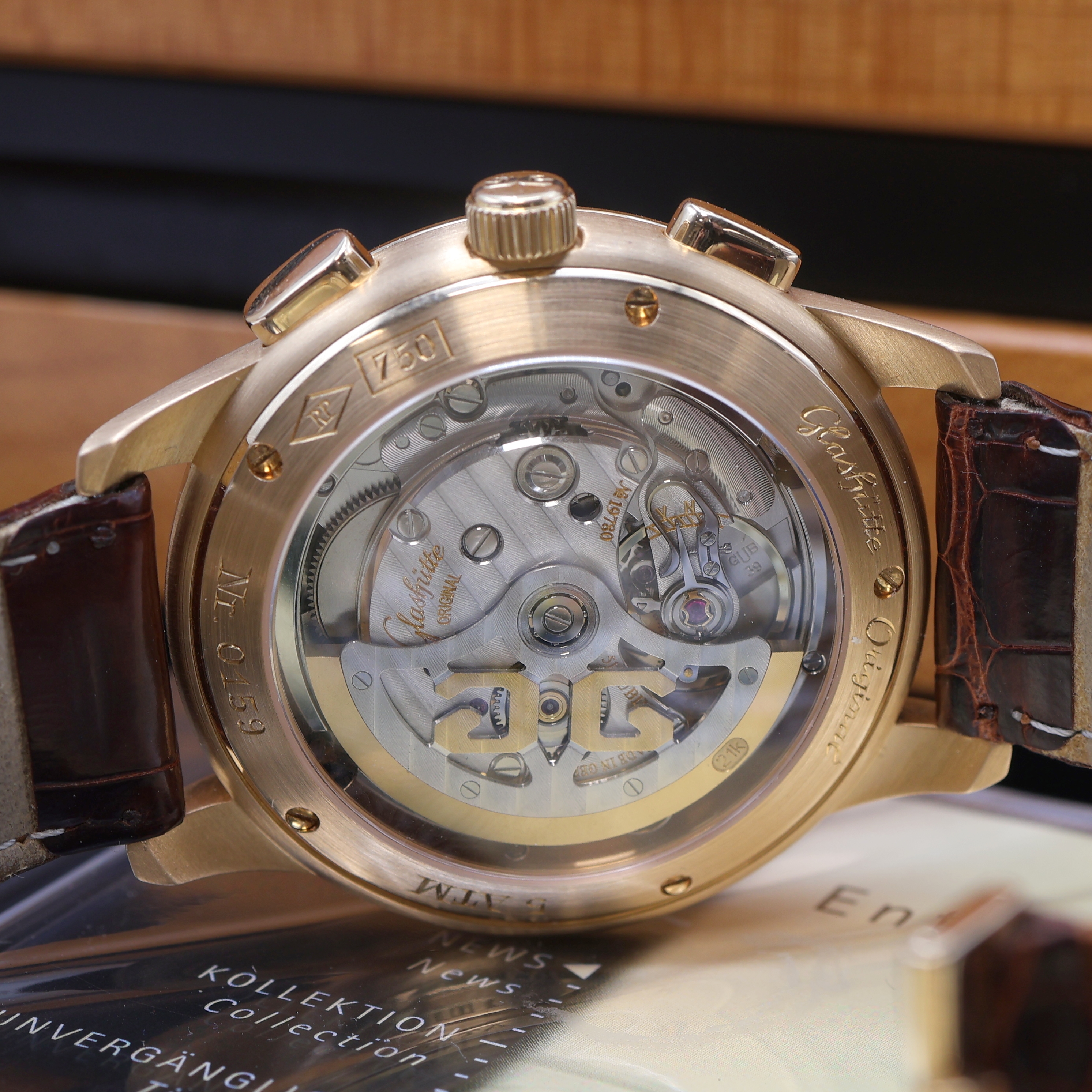 Detail e: GLASHÜTTE ORIGINAL Senator Armbandchronograph in RoseG 750/000 Referenz 39-31-12-12-04, Deutschland verk. lt. beil. Pap. 01/2006, Automatik, beids. ...