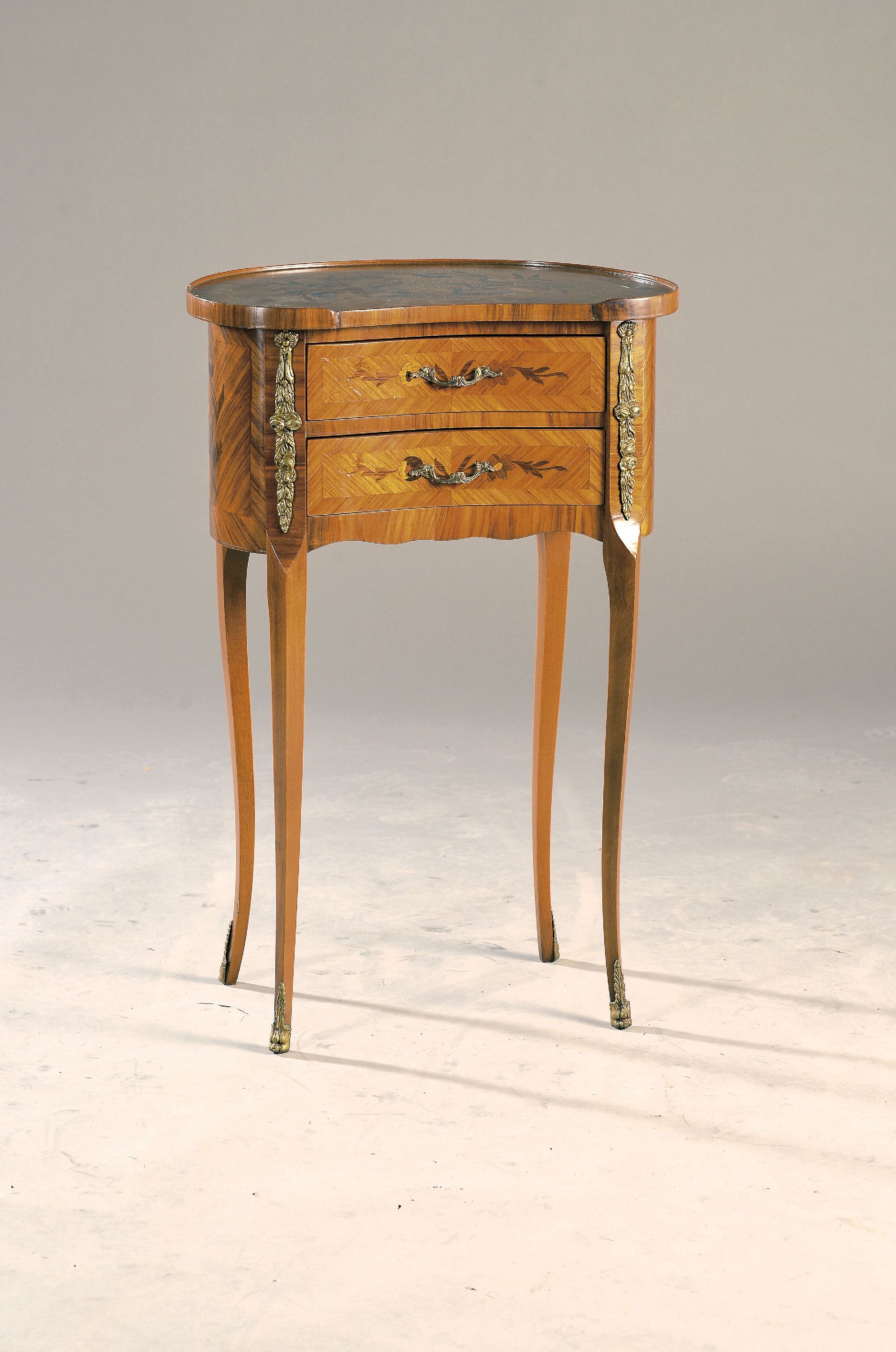 Image 27114756 - Kommode, Frankreich, 20.Jh., mit floralen Intarsien und Metallapplikationen, ...