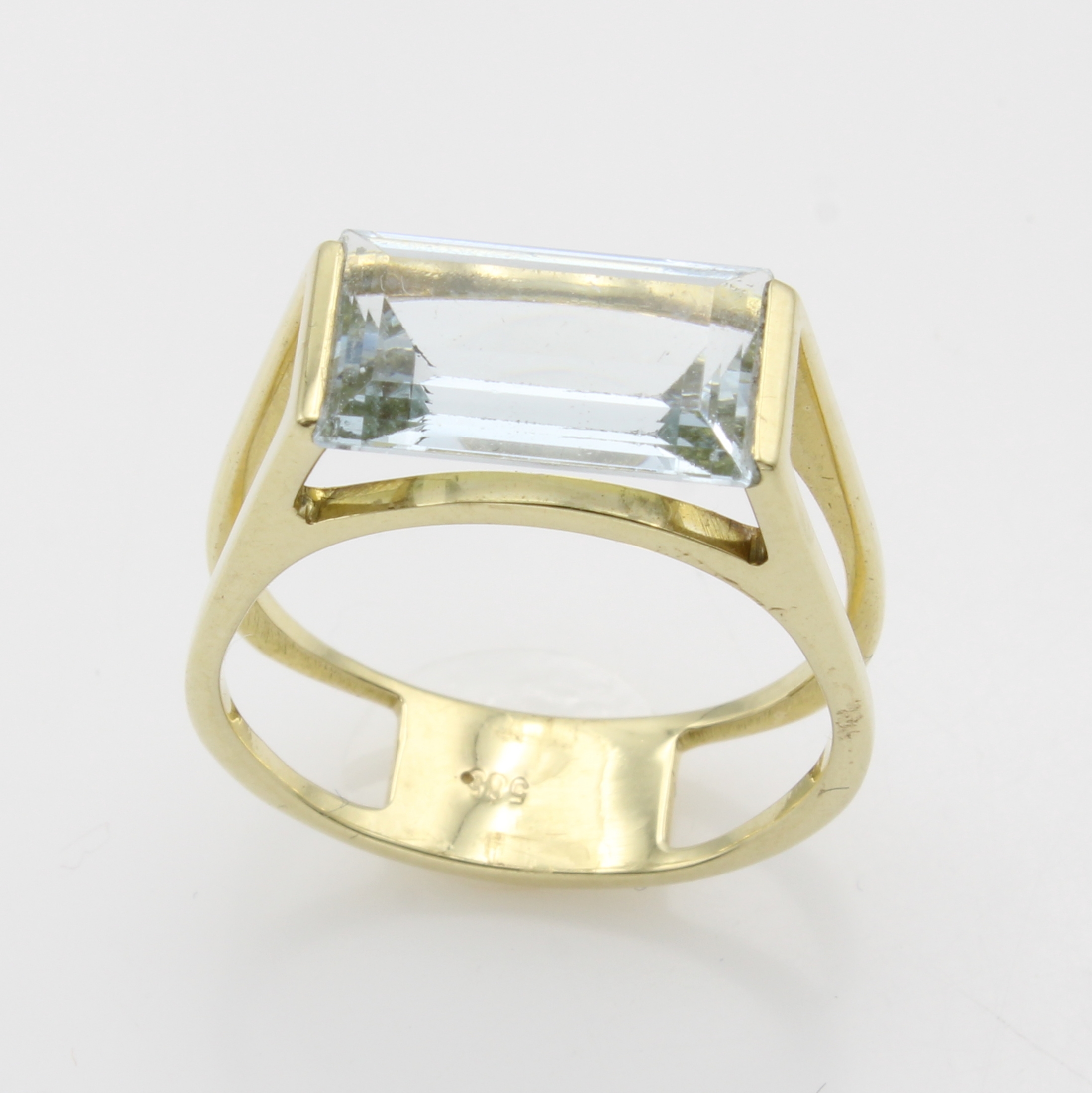 Image 27114770 - Ring mit Aquamarin, GG 585/000, 2-rhg. Schiene, rechteckiger Aquam. ca. 3.8 ct, RW ca. ...