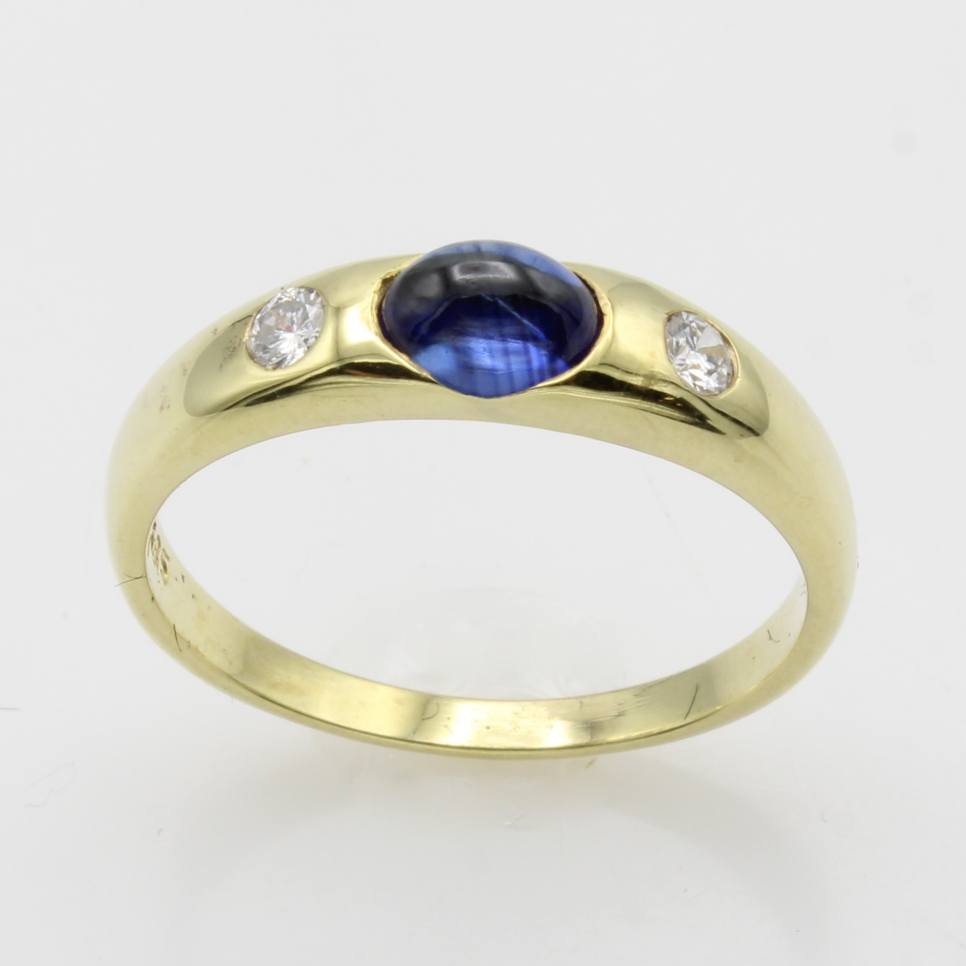 Image 27114787 - Bandring mit Saphir und Brillanten, GG 585/ 000, ovaler Saphircabochon ca. 1 ct, 2 ...