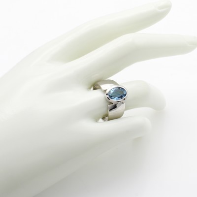 27114765a - Ring mit Aquamarin, WG 585/000, ovaler Aquam. in glatter Fassung ca. 1.5 ct, RW ca. 57 ...
