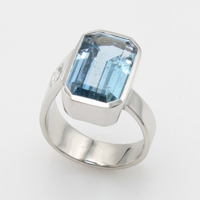 27114766a - Ring mit Aquamarin und Brillant, WG 585/000, Schiene asymmetrisch anges., achteckiger ...