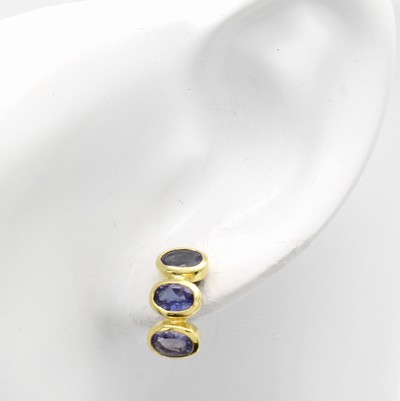 27114792a - Paar Ohrstecker mit Tansaniten, GG 585/000, 6 ovale Tansanite zus. ca. 3 ct, gebogene ...