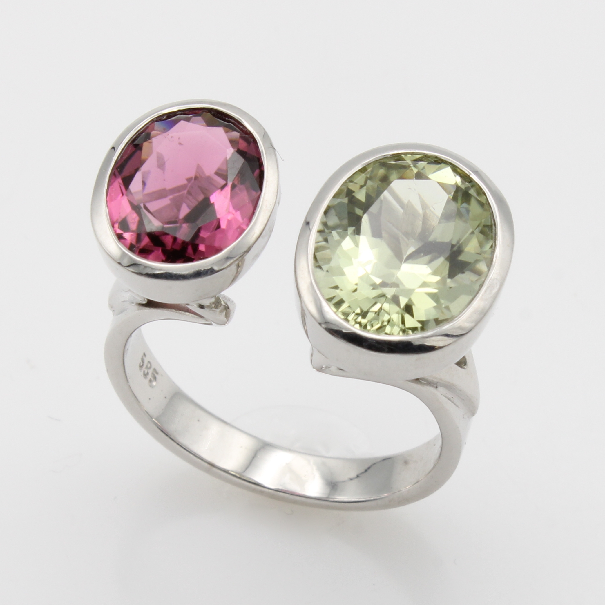 Image 27114803 - Ring mit Turmalinen, WG 585/000, grüner u. rosa Turmalin zus. ca. 6.8 ct, RW ca. 57 ...