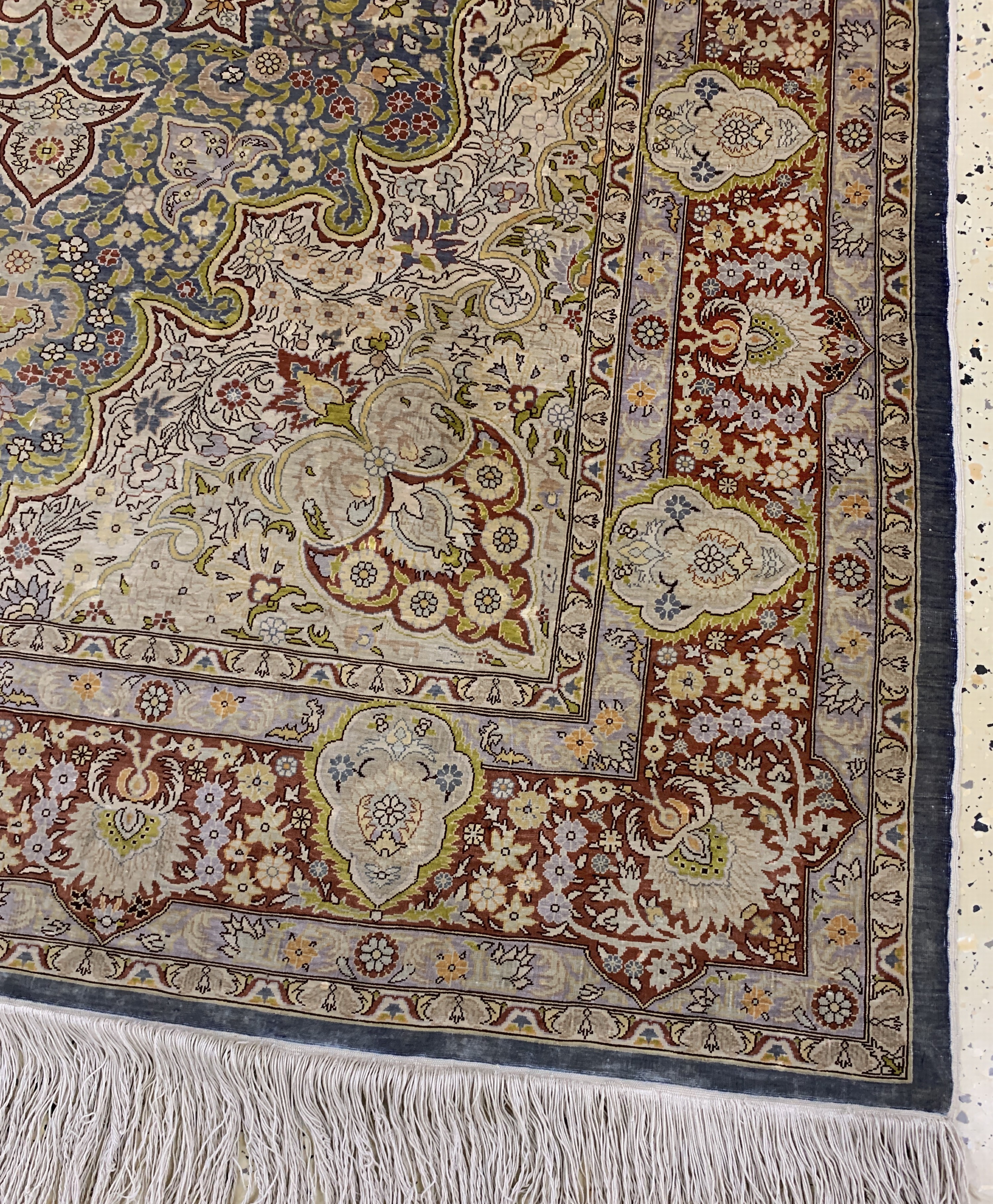 Detail a: Hereke Seide fein sign., Türkei, Mitte 20.Jhd., reine Naturseide, ca. 205 x 128 cm, ca. 1,0 Mio. Kn/qm, EHZ: 2