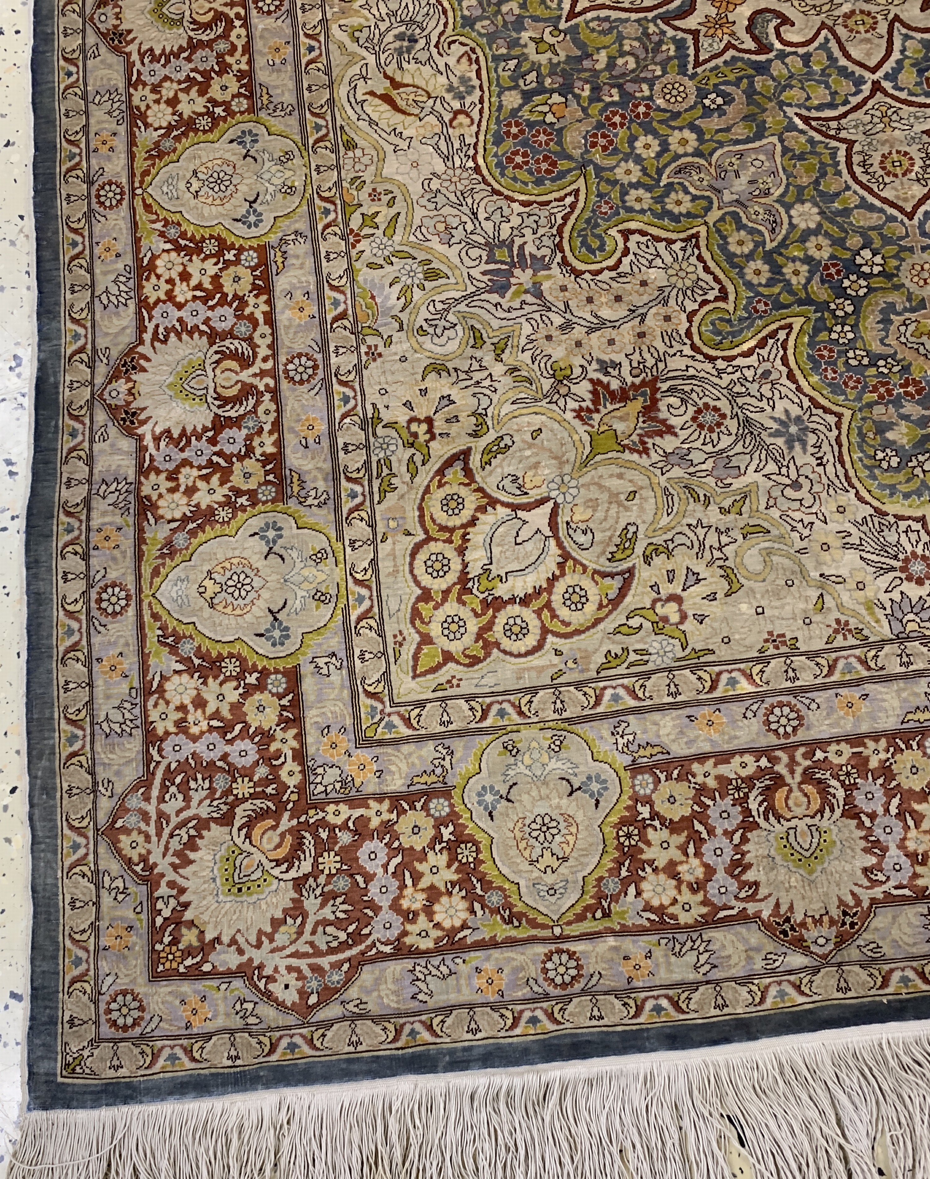 Detail b: Hereke Seide fein sign., Türkei, Mitte 20.Jhd., reine Naturseide, ca. 205 x 128 cm, ca. 1,0 Mio. Kn/qm, EHZ: 2