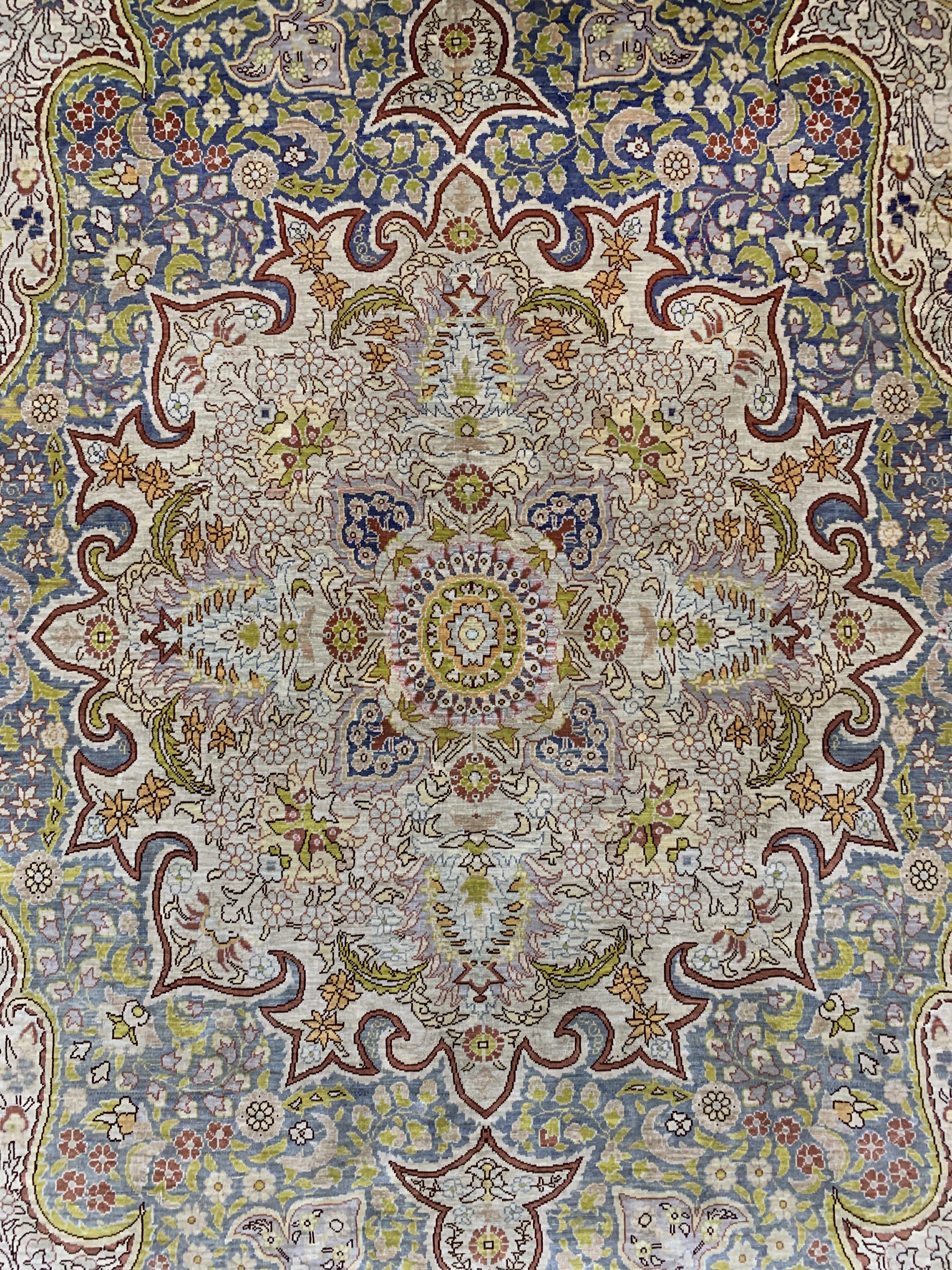 Detail e: Hereke Seide fein sign., Türkei, Mitte 20.Jhd., reine Naturseide, ca. 205 x 128 cm, ca. 1,0 Mio. Kn/qm, EHZ: 2