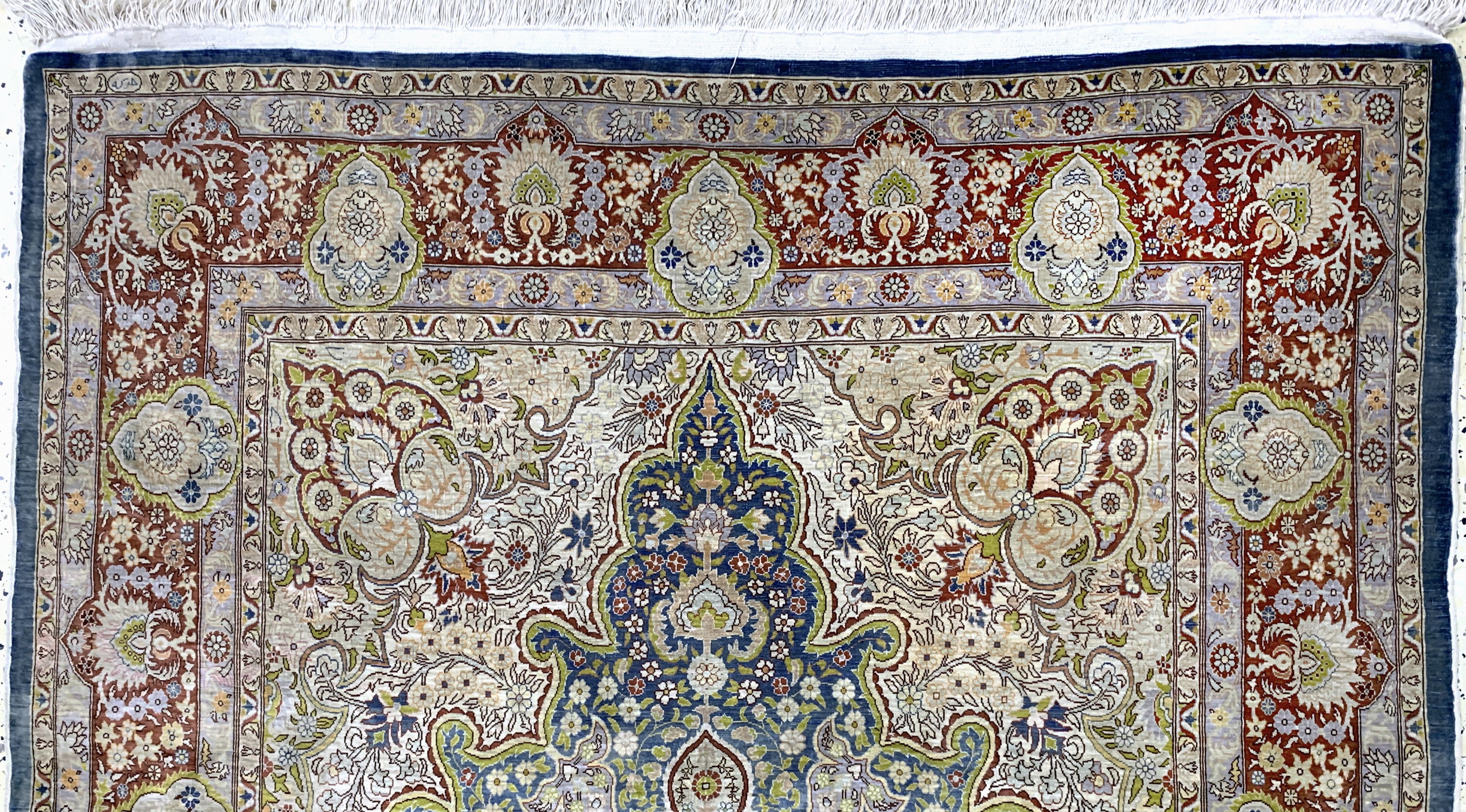 Detail f: Hereke Seide fein sign., Türkei, Mitte 20.Jhd., reine Naturseide, ca. 205 x 128 cm, ca. 1,0 Mio. Kn/qm, EHZ: 2