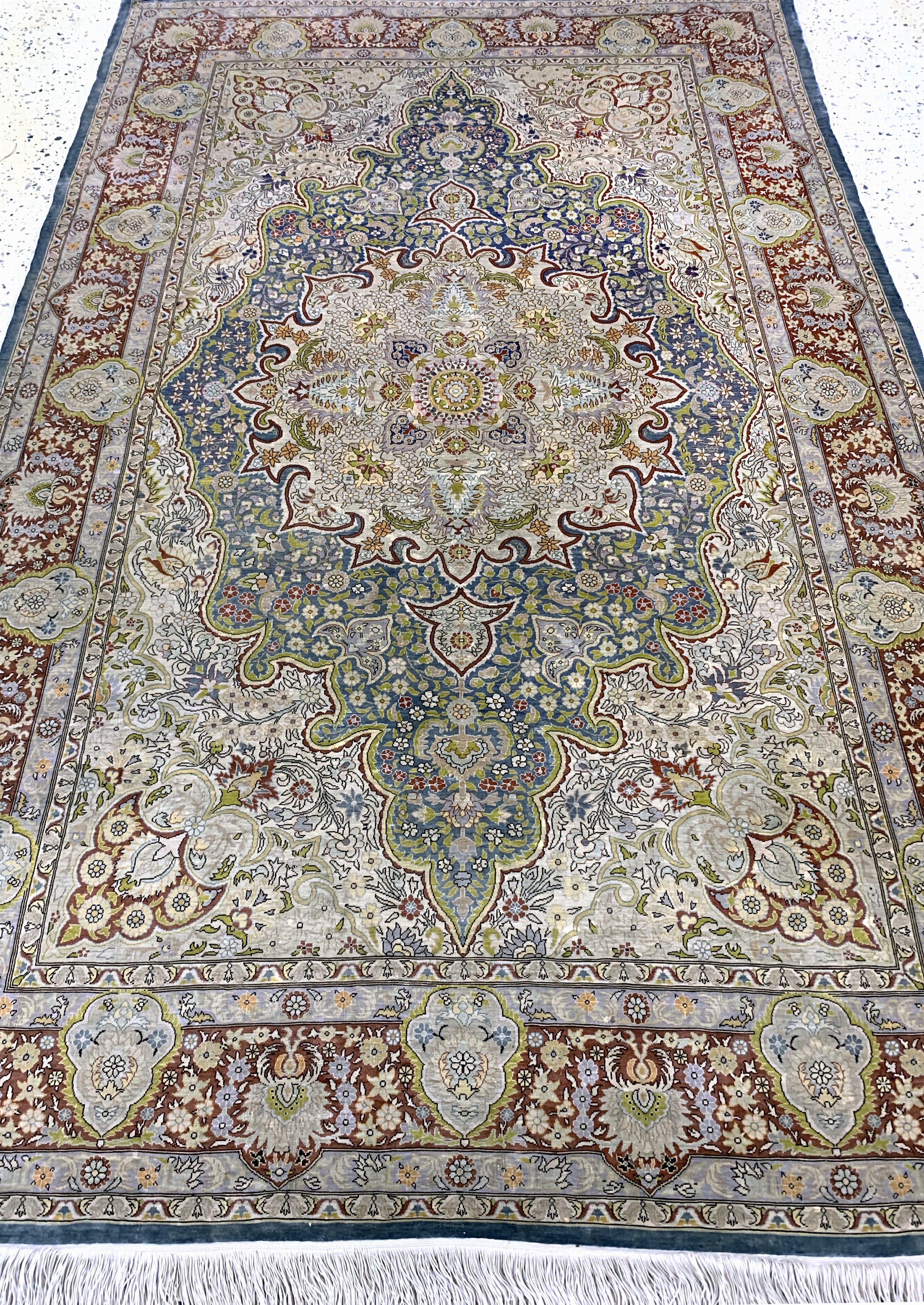 Detail h: Hereke Seide fein sign., Türkei, Mitte 20.Jhd., reine Naturseide, ca. 205 x 128 cm, ca. 1,0 Mio. Kn/qm, EHZ: 2