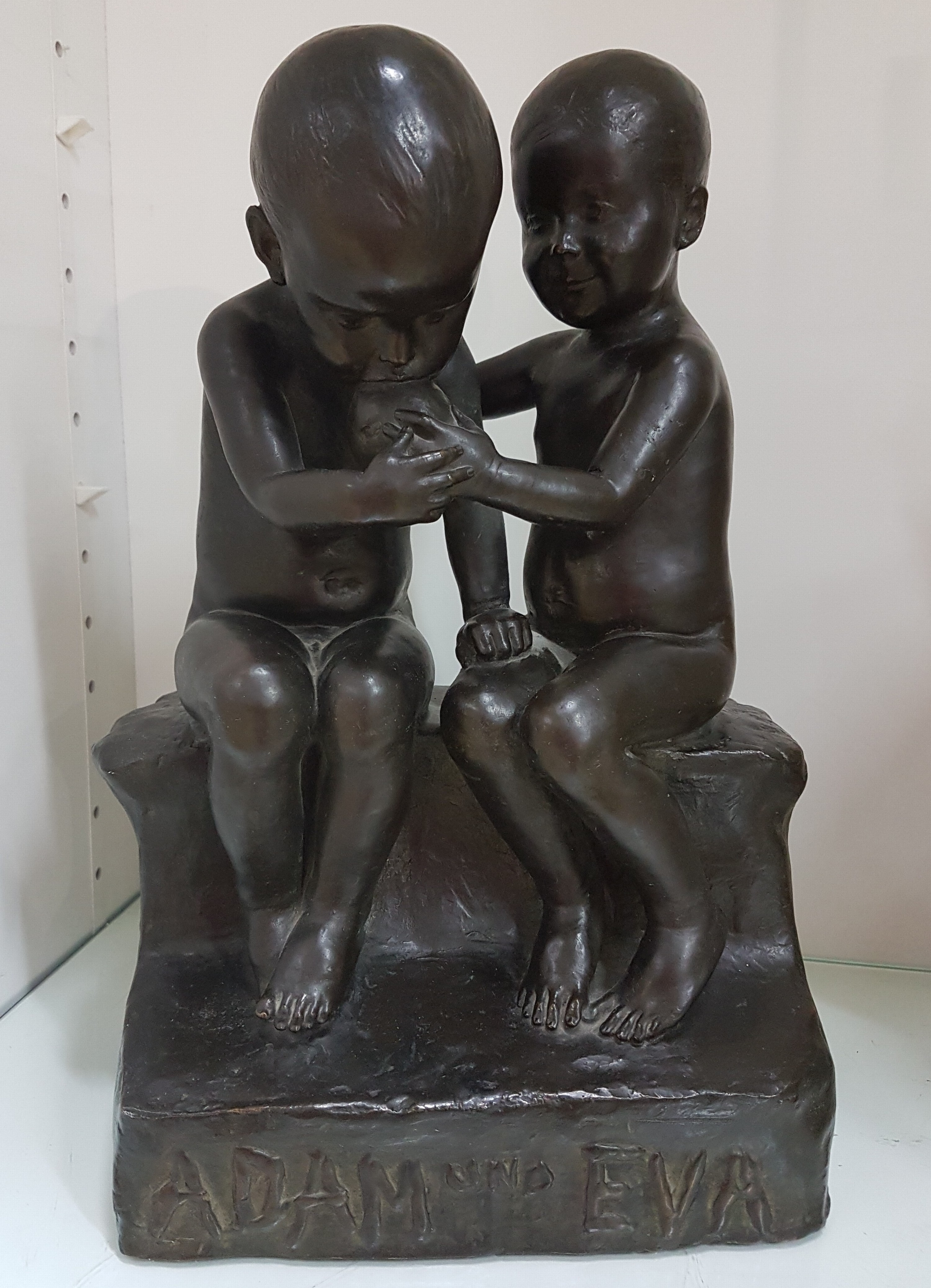 Detail a: Nach Sandor Jaray (1845-1916), Bronzeskulptur, "Adam und Eva", Entwurf für Friedrich Goldscheider, Wien, Gießerstempel Guss von H. Noack ...