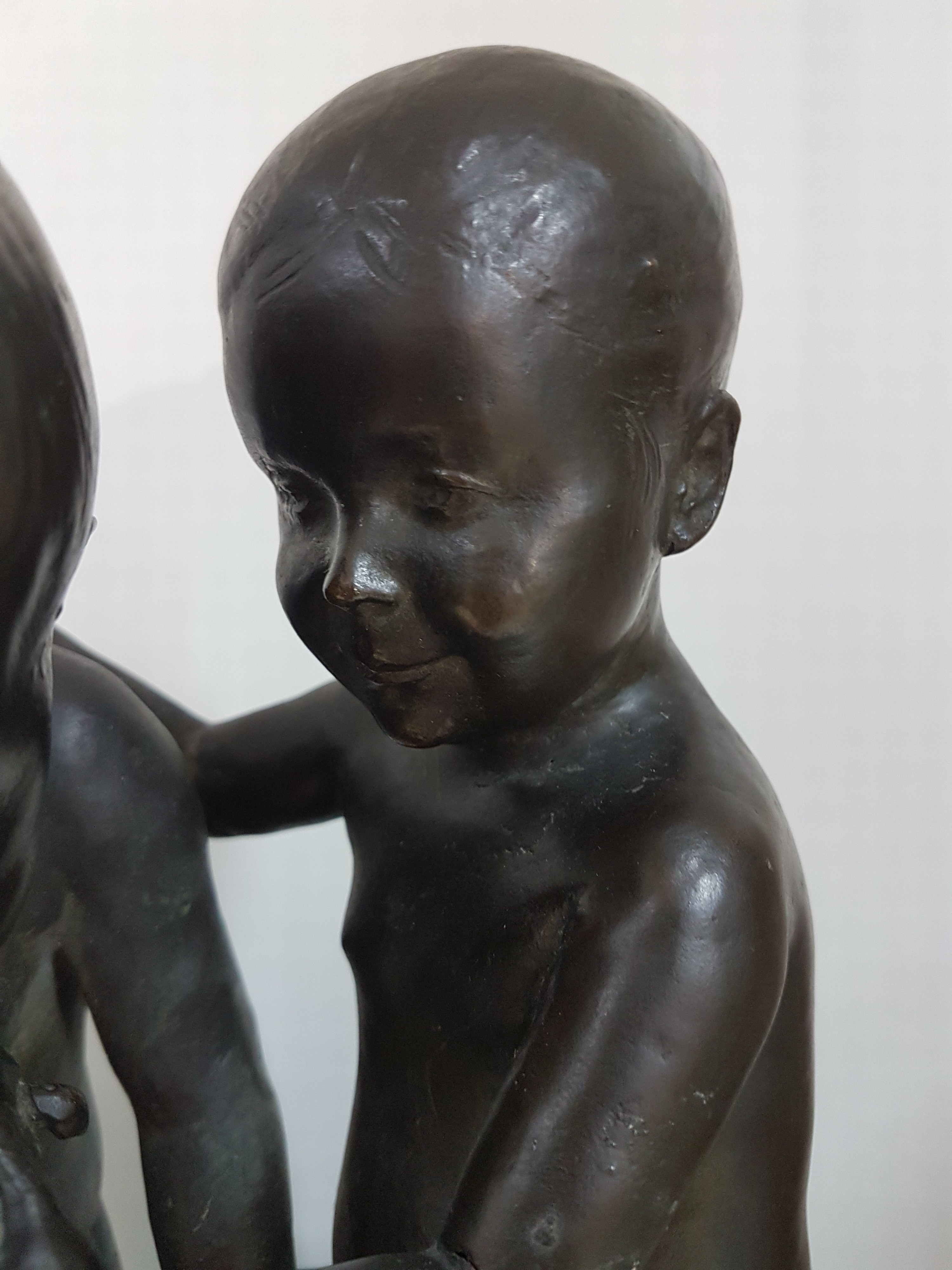Detail c: Nach Sandor Jaray (1845-1916), Bronzeskulptur, "Adam und Eva", Entwurf für Friedrich Goldscheider, Wien, Gießerstempel Guss von H. Noack ...