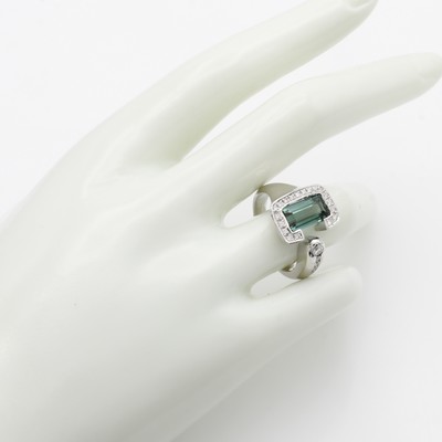 27114805a - Ring mit Turmalin und Brillanten, WG 585/000, grüner, rechteckiger Turmalin ca. 3.1 ct, ...