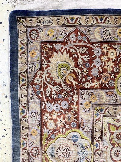 27114823g - Hereke Seide fein sign., Türkei, Mitte 20.Jhd., reine Naturseide, ca. 205 x 128 cm, ...