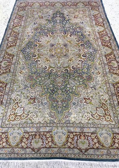 27114823h - Hereke Seide fein sign., Türkei, Mitte 20.Jhd., reine Naturseide, ca. 205 x 128 cm, ...