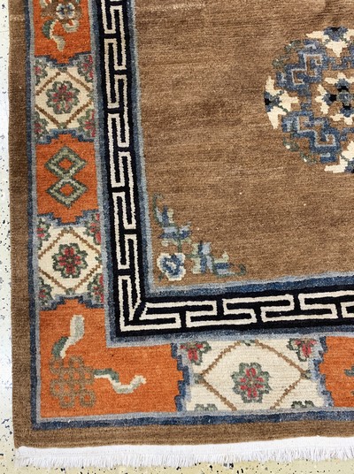 27114824b - Nepal, Ende 20.Jhd., Wolle auf Baumwolle, ca. 195 x 150 cm, EHZ: 2 Schätzpreis: 400, - ...