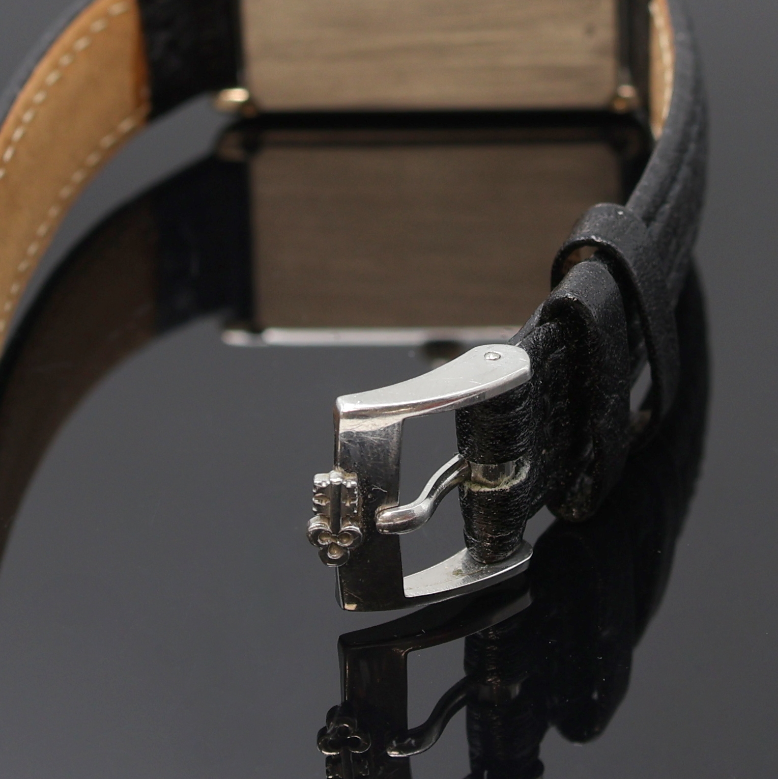 Detail b: CORUM hochfeine und seltene Armbanduhr in Form eines 10g Platinbarrens Nr. 142, Schweiz um 1979, Handaufzug, Platingeh. inkl. Lederband m. orig. ...