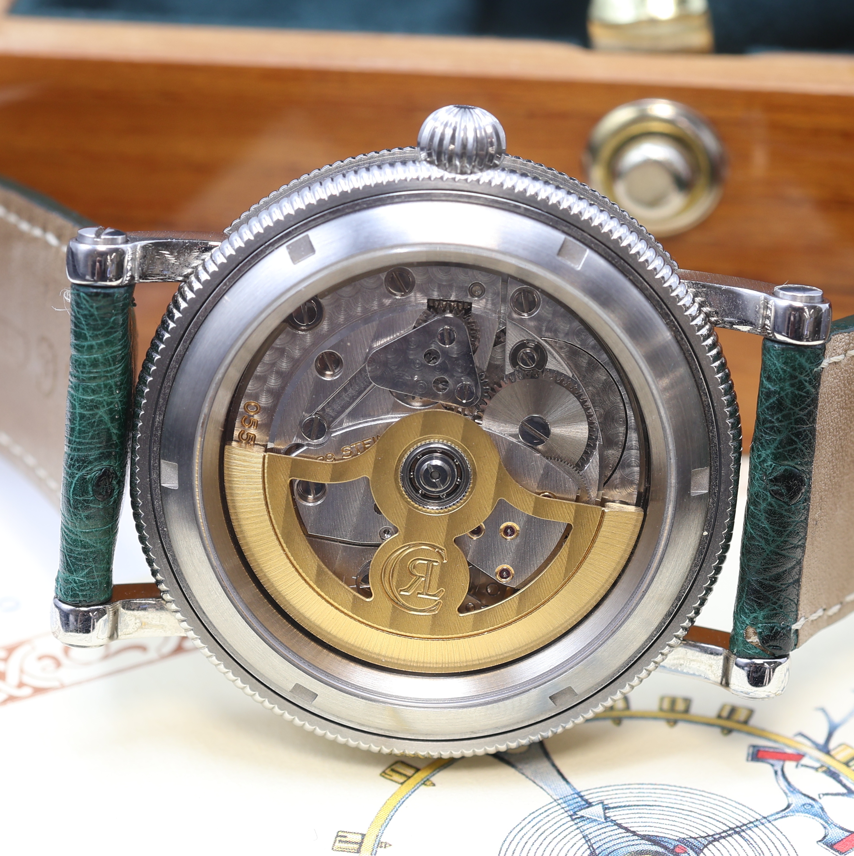 Detail d: CHRONOSSWISS Herrenarmbanduhr Modell Tora Referenz CH 1323, Automatik, Edelstahlgeh. inkl. Lederband m. orig. Dornschl., beids. vergl., Boden ...
