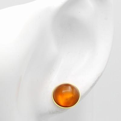 27115074a - Paar Ohrstecker mit Bernstein, GG 585/000, 2 runde Bernsteincabochons in glatter Fassung ...