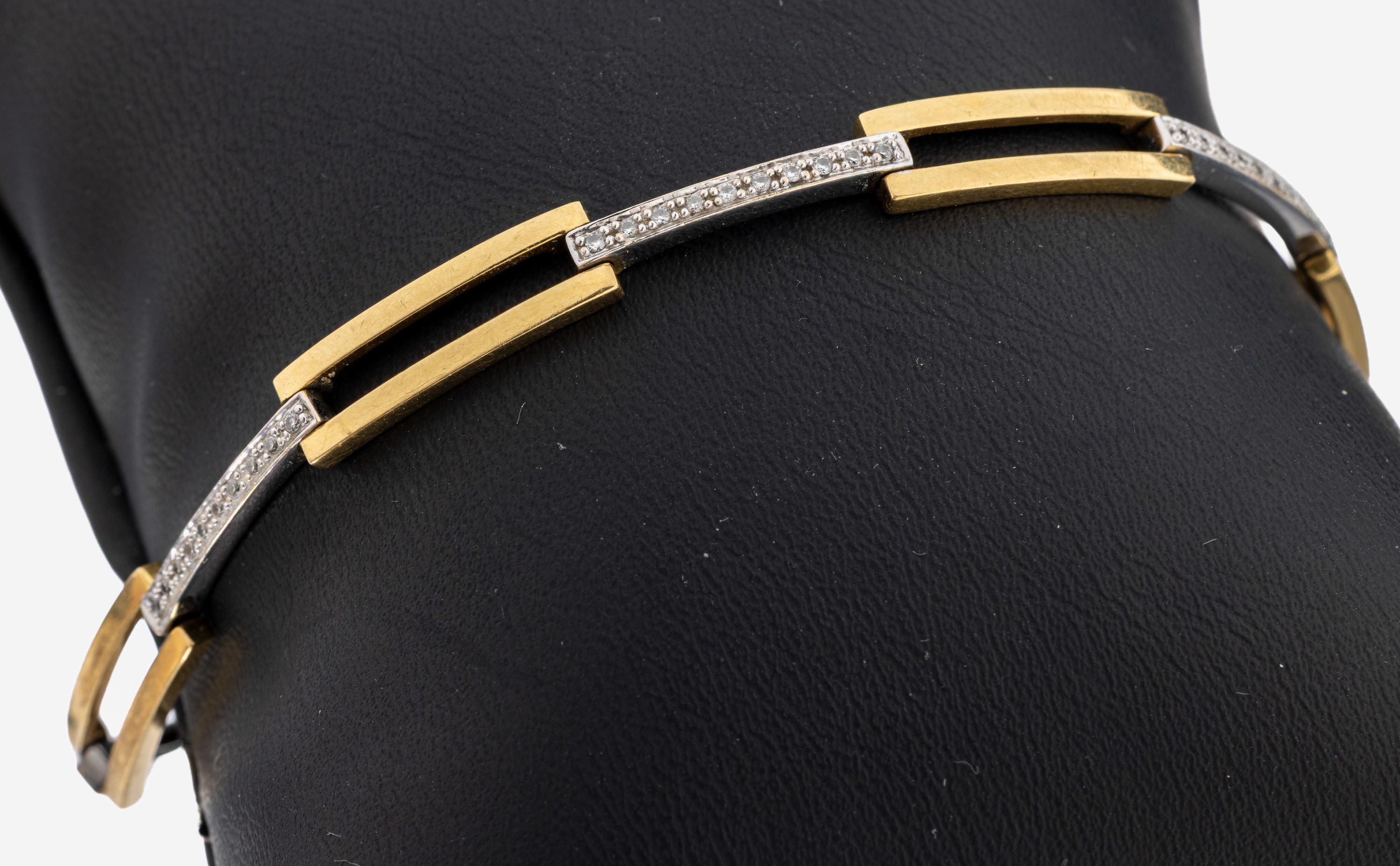 Image 27115148 - 18 kt Gold Diamant-Armband, GG/WG 750/000, rechteckige Elemente, WG Stege mit 60 8/8- ...