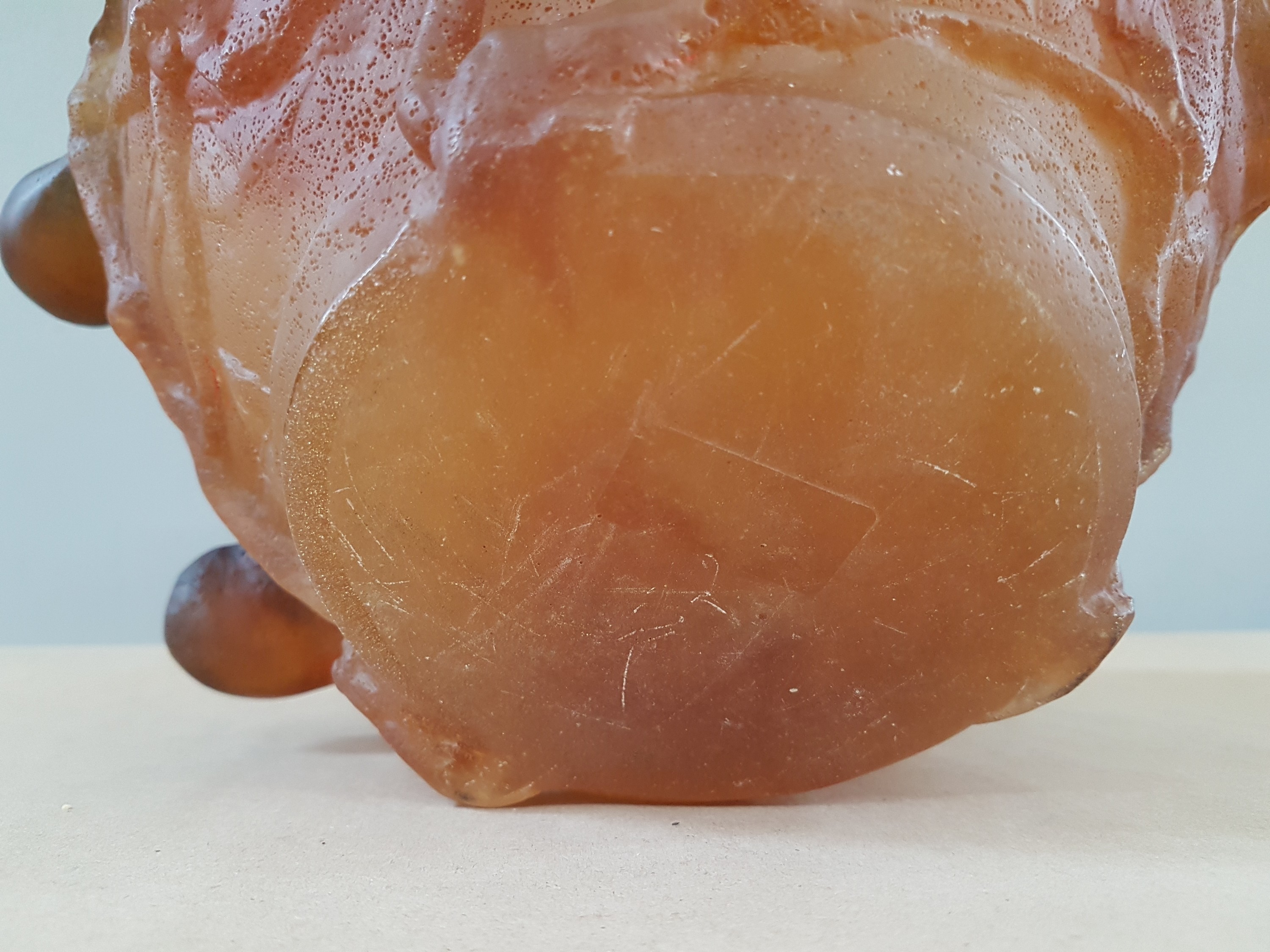 Detail g: Große Pate-de-Verre-Vase, wohl Daum, Nancy, 20. Jh., schweres dickwandiges Glas mit gelben, dunkelroten und bernsteinfarbenen Einschmelzungen, ...