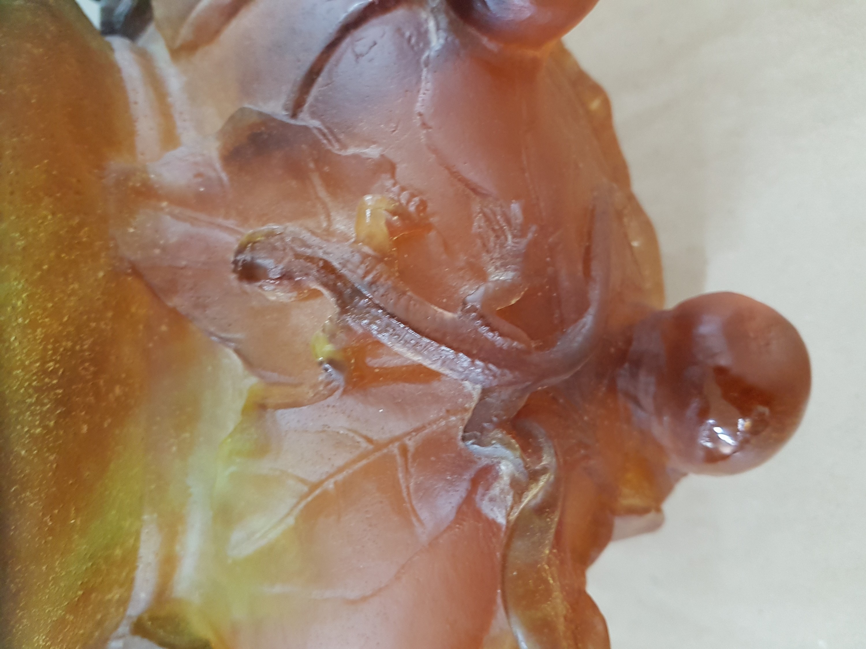 Detail j: Große Pate-de-Verre-Vase, wohl Daum, Nancy, 20. Jh., schweres dickwandiges Glas mit gelben, dunkelroten und bernsteinfarbenen Einschmelzungen, ...