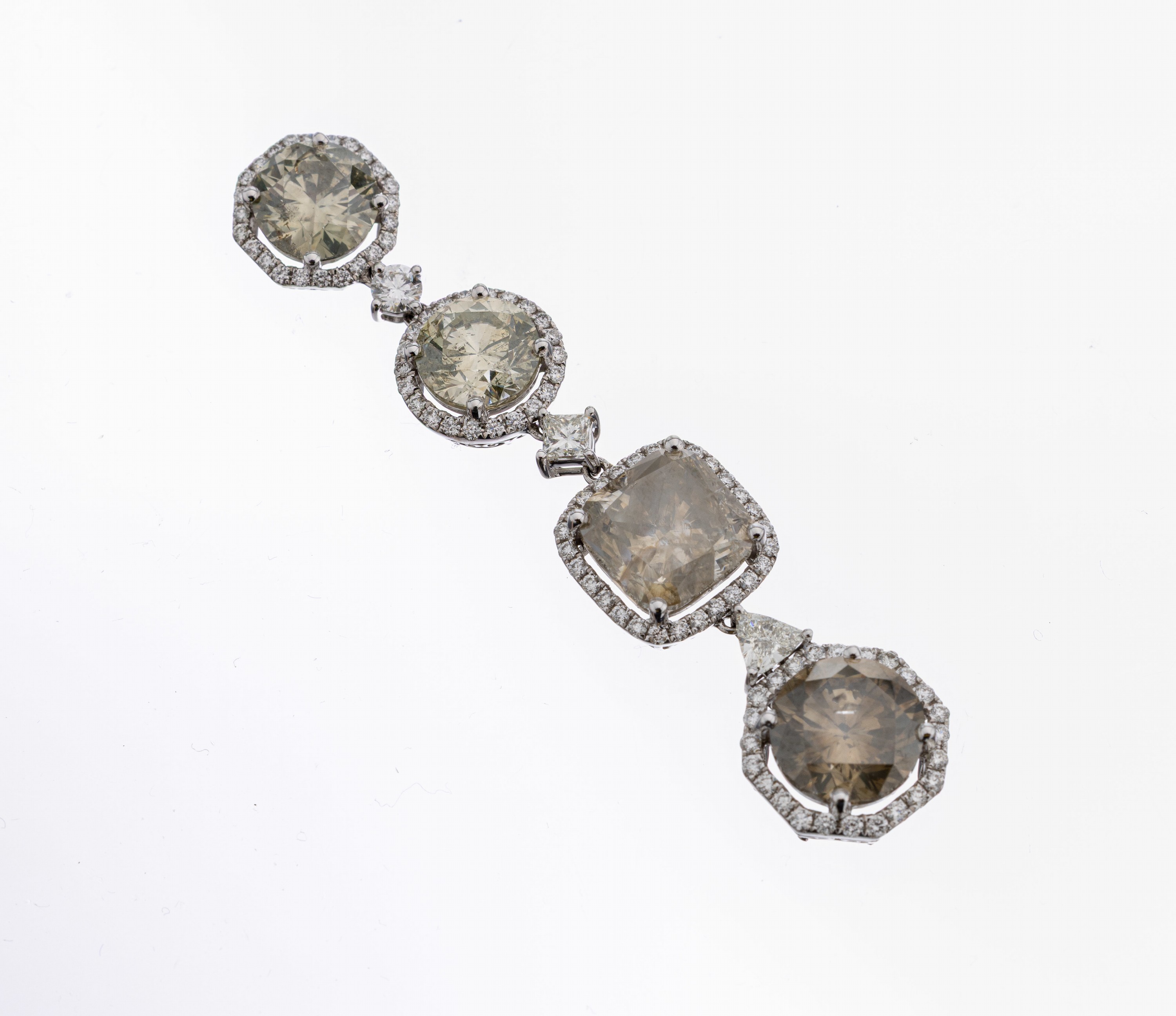 Image 27115182 - 18 kt Gold Diamant Brillant Anhänger, WG 750/000, bes. mit 4 Diamanten in versch. ...