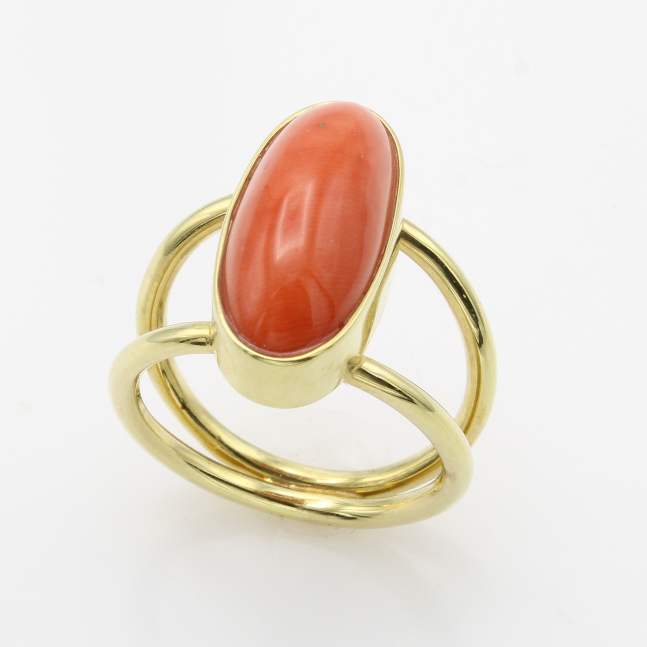 Image 27115186 - Ring mit Koralle, GG 585/000, ovale Koralle in glatter Fassung ca. 5.5 ct, 2-rhg. ...