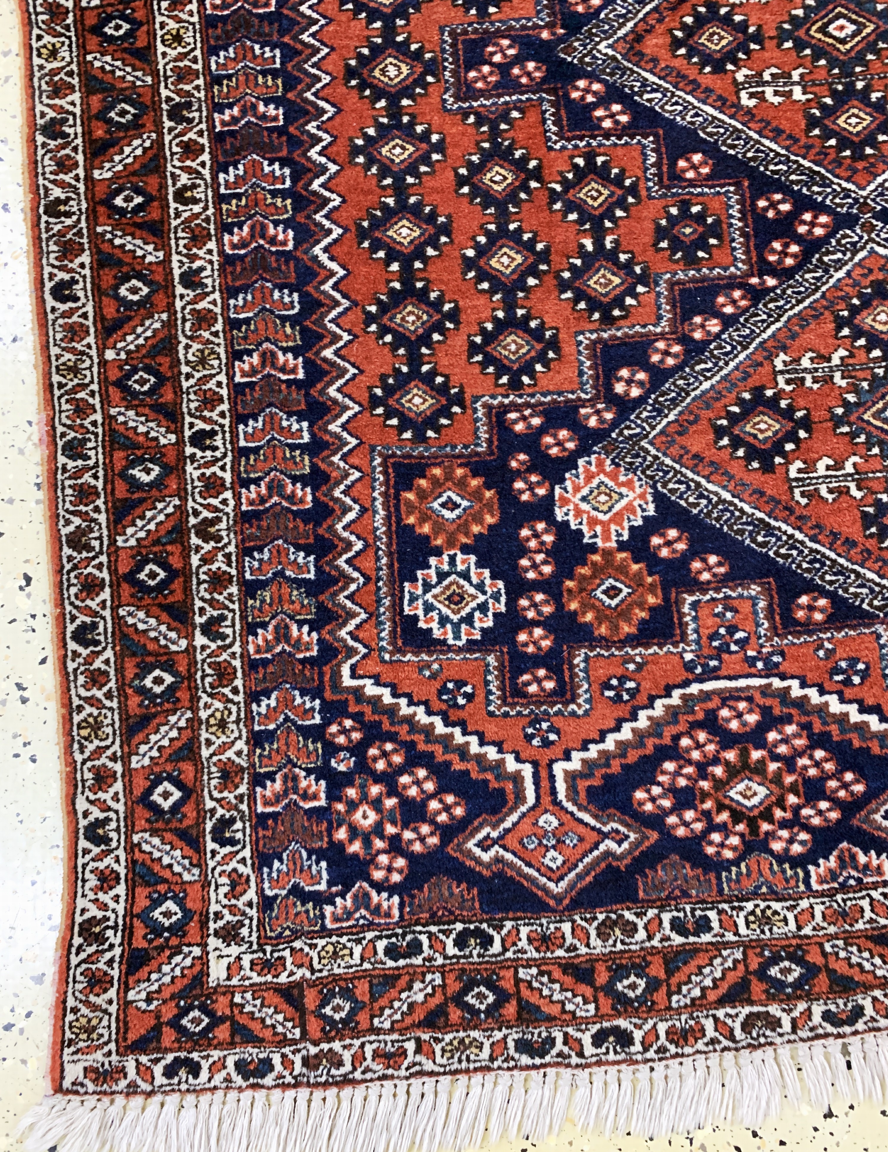 Detail b: Afschar, Persien, Mitte 20.Jhd, Wolle auf Baumwolle, ca. 170 x 135 cm, EHZ: 2