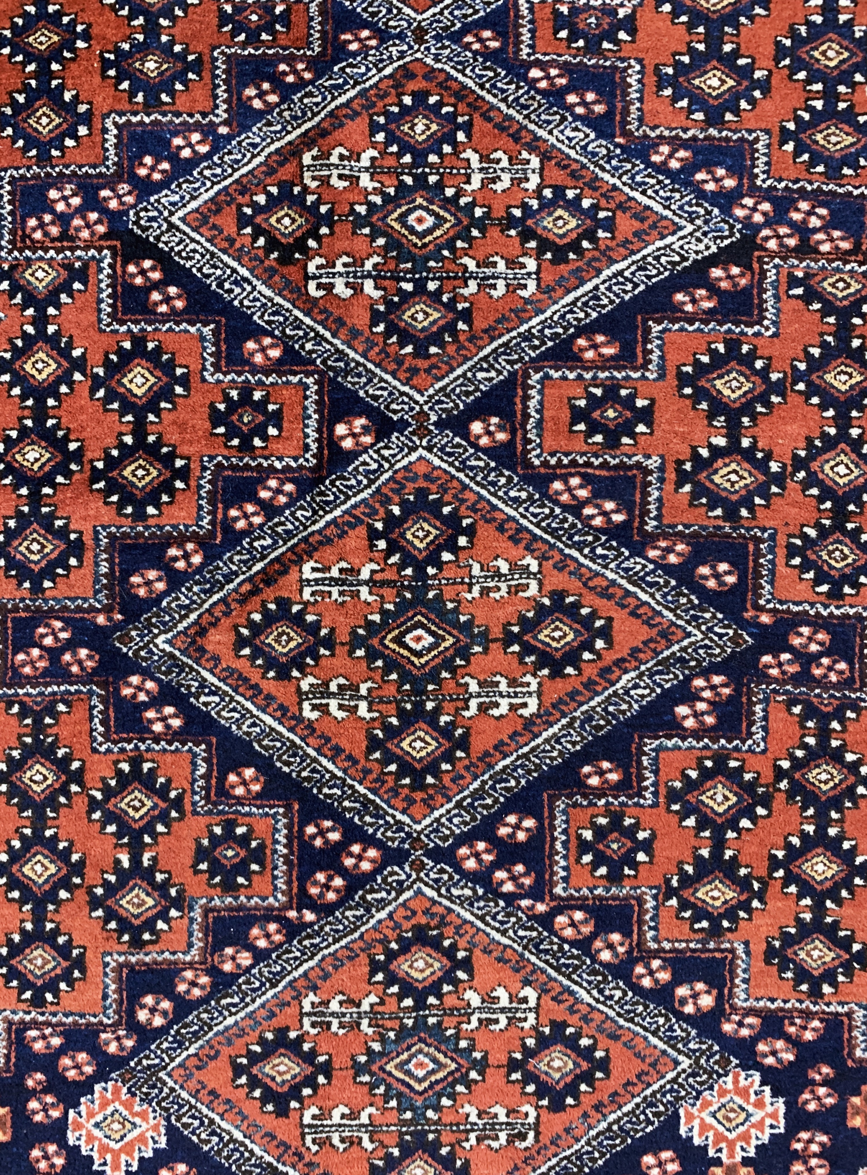 Detail c: Afschar, Persien, Mitte 20.Jhd, Wolle auf Baumwolle, ca. 170 x 135 cm, EHZ: 2