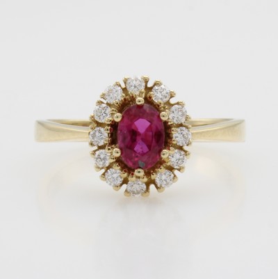 Image Ring mit Rubin und Brillanten, GG 585/000, ovaler, fac. Rubin ca. 0.60 ct umgeben v. ...