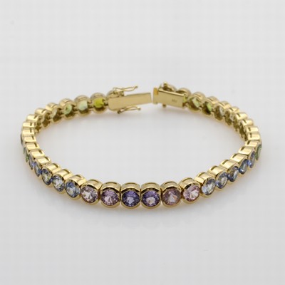 27115185a - Tennisarmband mit Saphiren, GG 750/000, bunte Saphire zus. ca. 21.5 ct, Kastenschl. m. 2 ...