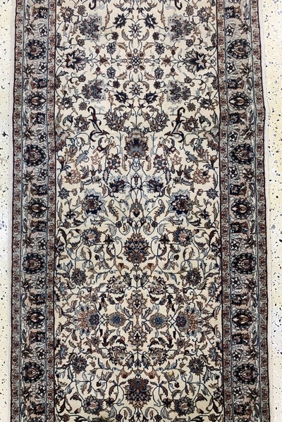 27115192b - Esfahan fein, China, Ende 20.Jhd, Korkwolle, ca. 485 x 82 cm, Reinigungsbedürftig, ...