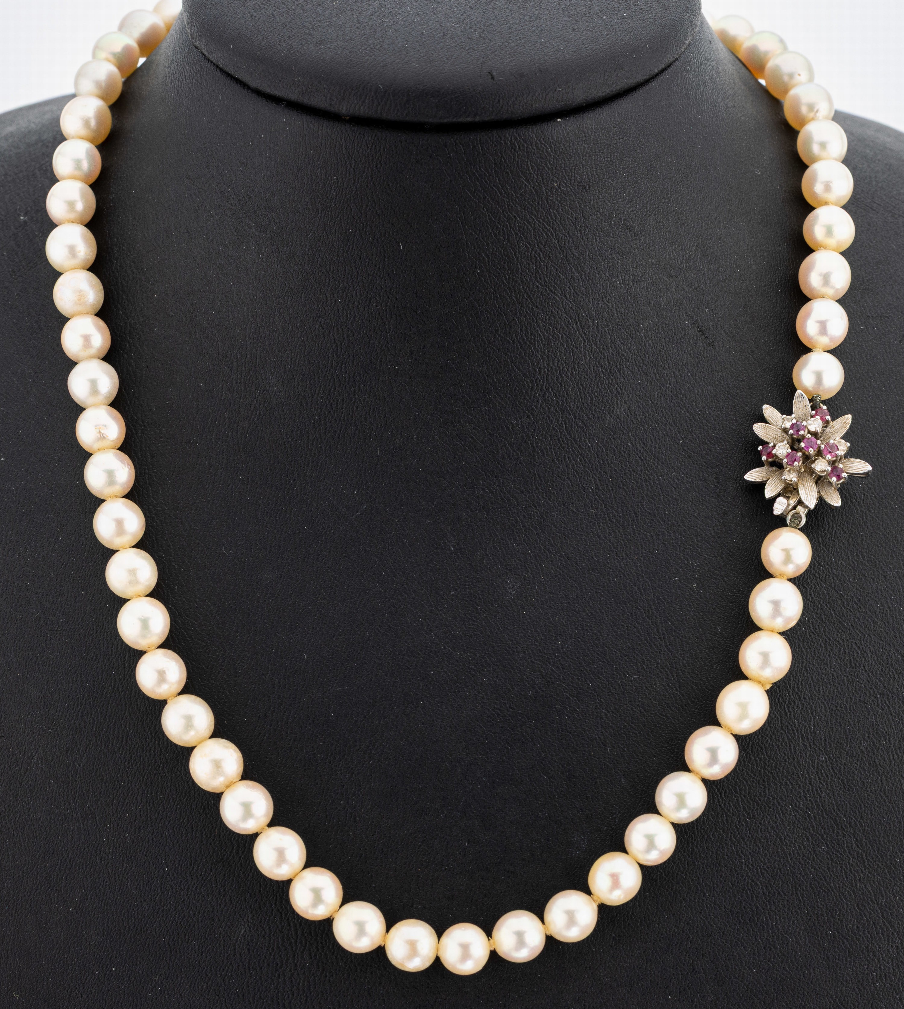 Image 27115267 - Perl-Collier mit 18 kt Gold Brillant-Rubin -Schließe, WG 750/000, Akoyazuchtperlen, ...