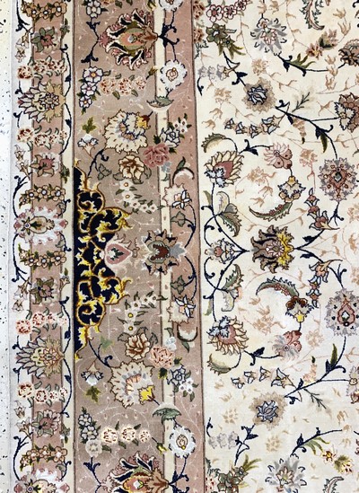 27115203d - Täbriz fein(50 Raj), Persien, Mitte 20.Jhd,Korkwolle mit Seide, ca. 360 x 250 cm, ca. ...