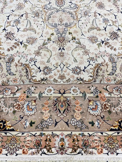 27115203i - Täbriz fein(50 Raj), Persien, Mitte 20.Jhd,Korkwolle mit Seide, ca. 360 x 250 cm, ca. ...