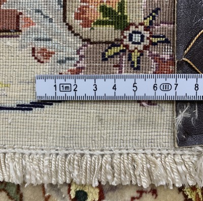 27115203k - Täbriz fein(50 Raj), Persien, Mitte 20.Jhd,Korkwolle mit Seide, ca. 360 x 250 cm, ca. ...