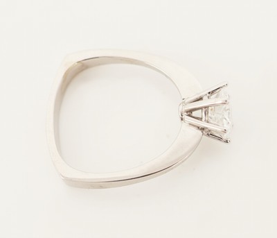 27115265d - 18 kt Gold Brillant-Ring, WG 750/000, Brillant ca. 1.24 ct hochfeines Weiß (D)/vvs1,RW ...