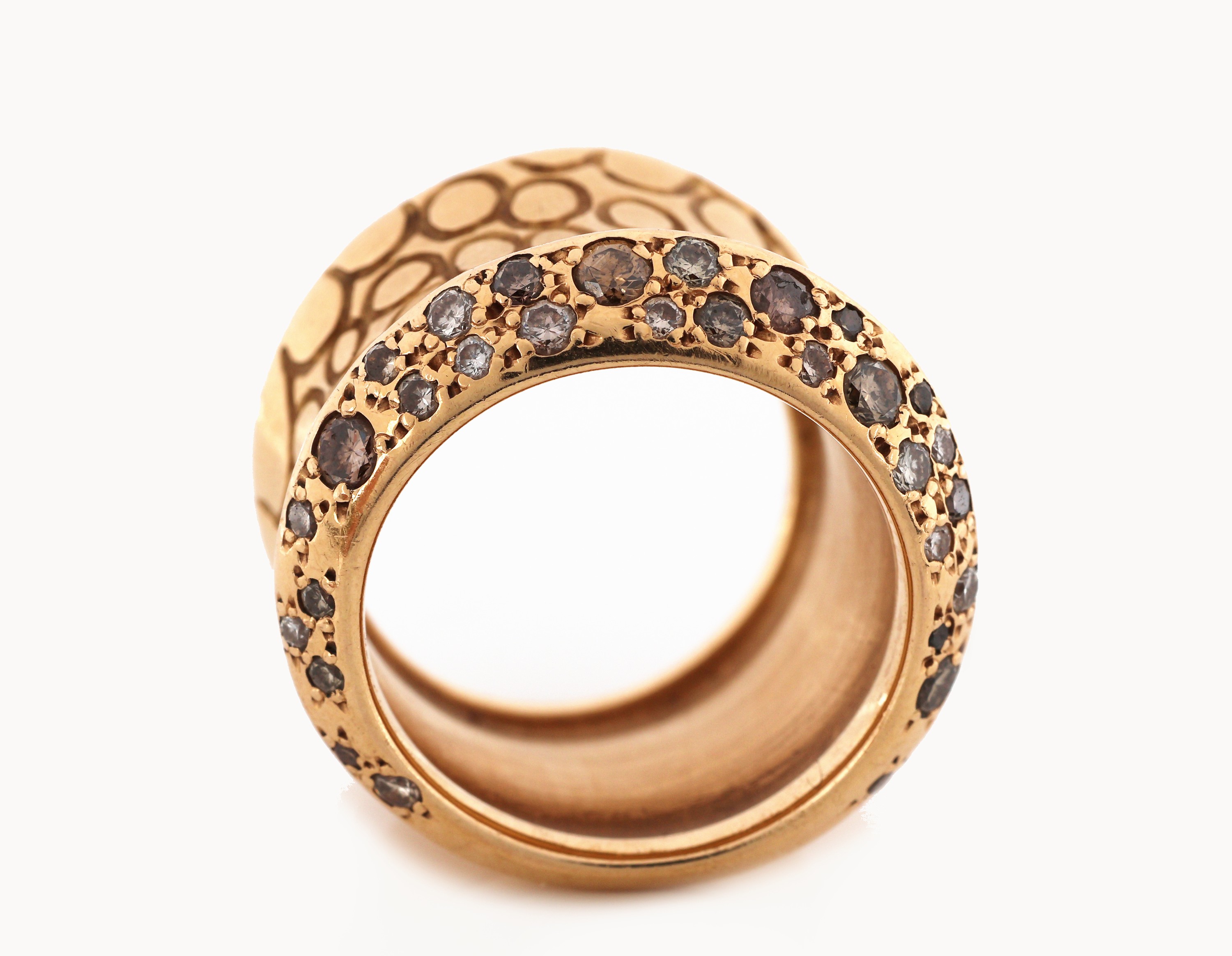 Detail b: 18 kt Gold POMELLATO Brillant-Ring, PinkG 750/000, Modell COCCO, Oberfläche in Krokodillederoptik, oberer Rand mit 30 Brillanten zus. ca. 0.90 ct ...