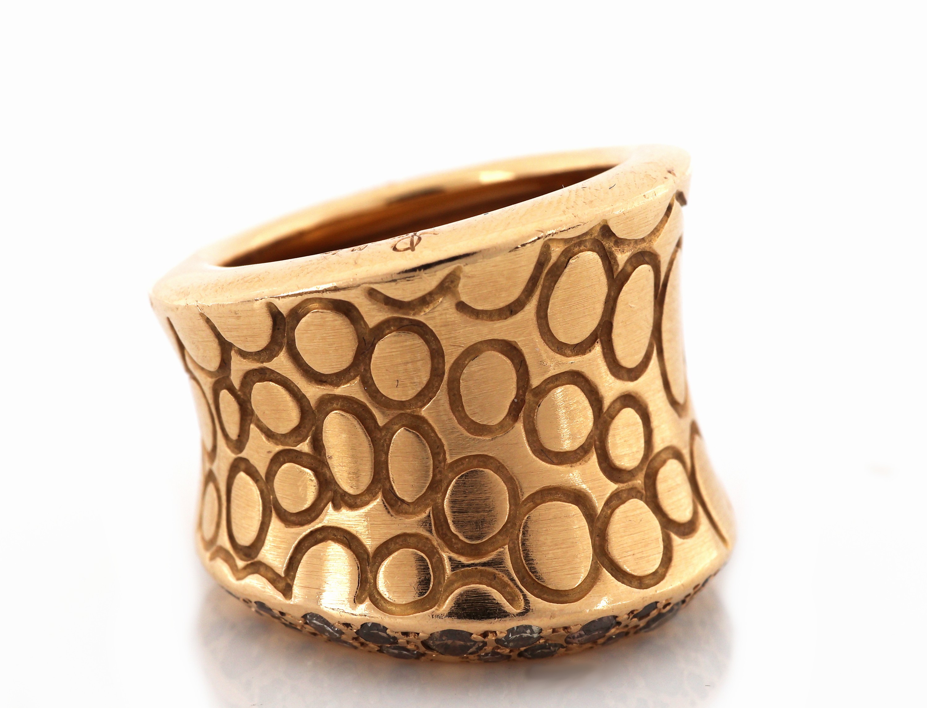 Detail c: 18 kt Gold POMELLATO Brillant-Ring, PinkG 750/000, Modell COCCO, Oberfläche in Krokodillederoptik, oberer Rand mit 30 Brillanten zus. ca. 0.90 ct ...