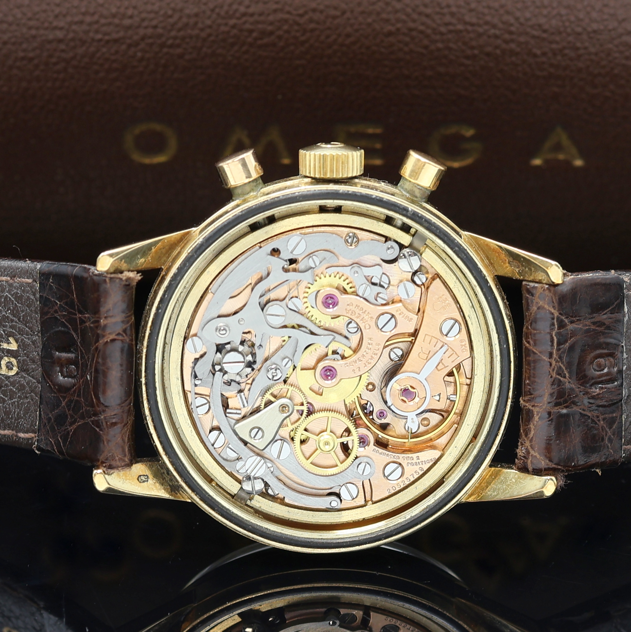 Detail f: OMEGA Seamaster seltener Schaltradchronograph in GG 585/000 Referenz 105.001 Kaliber 321, Schweiz um 1963, Handaufzug, Boden verschr., Lederband m. ...