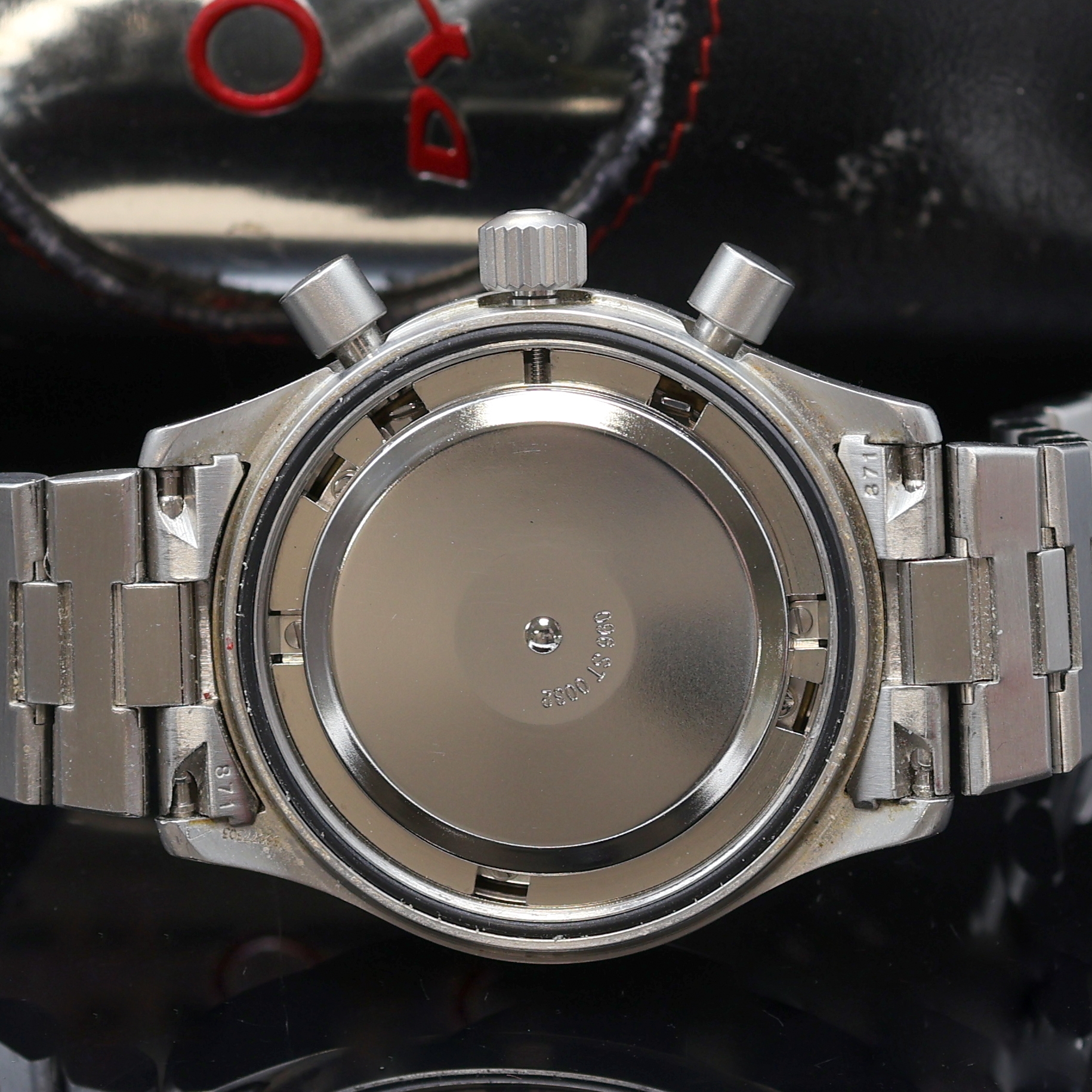 Detail e: OMEGA Dynamic Armbandchronograph Referenz 175.0310, Automatik, Schweiz um 2004, Edelstahlgeh. inkl. orig. Gliederband m. Faltschl., Boden und Krone ...
